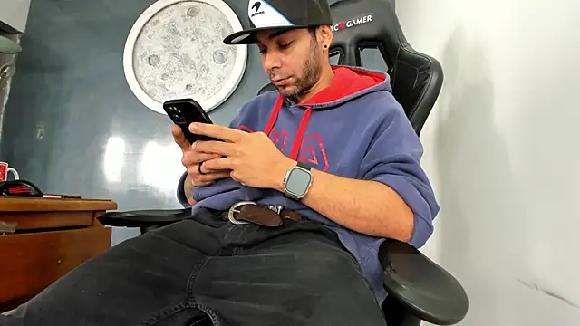 Snapshot of Bryan_Bronx chatting on March 2025 02:30:01 PM Bryan Bronx online show from March 2025 02:30:01 PM