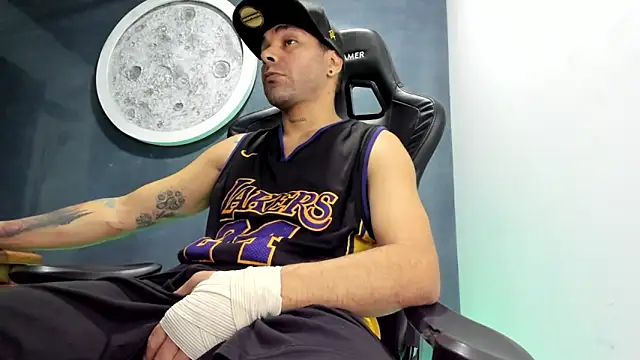 Snapshot of Bryan_Bronx chatting on March 2025 11:11:01 PM Bryan Bronx online show from March 2025 11:11:01 PM