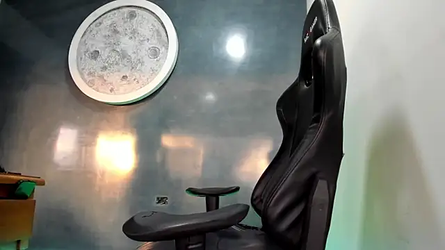 Snapshot of Bryan_Bronx chatting on March 2025 10:58:02 PM Bryan Bronx online show from March 2025 10:58:02 PM