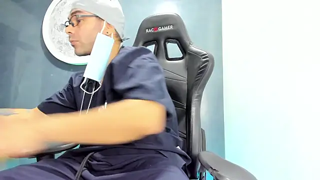 Snapshot of Bryan_Bronx chatting on March 2025 12:08:01 AM Bryan Bronx online show from March 2025 12:08:01 AM