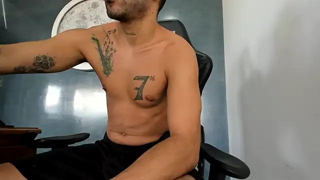 Snapshot of Bryan_Bronx chatting on March 2025 03:09:01 PM Bryan Bronx online show from March 2025 03:09:01 PM