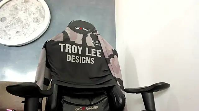 Snapshot of Bryan_Bronx chatting on October 2025 02:30:01 PM Bryan Bronx online show from October 2025 02:30:01 PM