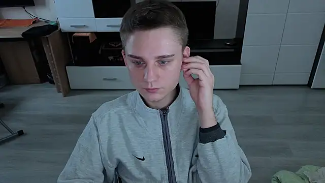 angryzan online show from November 2025 11:24:01 AM