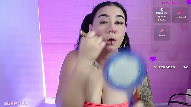 Snapshot of _hooly chatting on January 2025 05:34:02 PM hooly online show from January 2025 05:34:02 PM