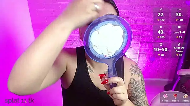 Snapshot of _hooly chatting on February 2025 12:44:01 PM hooly online show from February 2025 12:44:01 PM