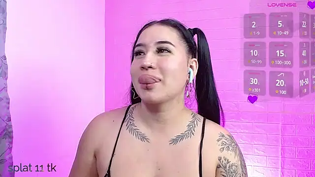 Snapshot of _hooly chatting on February 2025 03:09:01 PM hooly online show from February 2025 03:09:01 PM