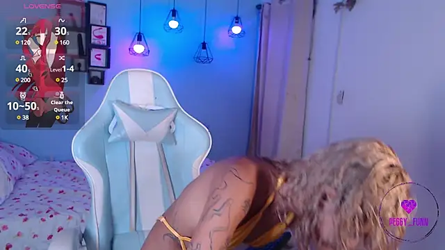 Snapshot of Peggy_Funn chatting on December 2024 01:58:02 AM Peggy Funn online show from December 2024 01:58:02 AM