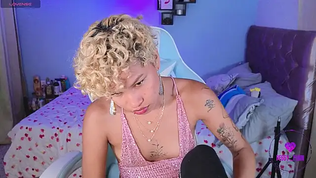 Snapshot of Peggy_Funn chatting on January 2025 09:52:01 PM Peggy Funn online show from January 2025 09:52:01 PM