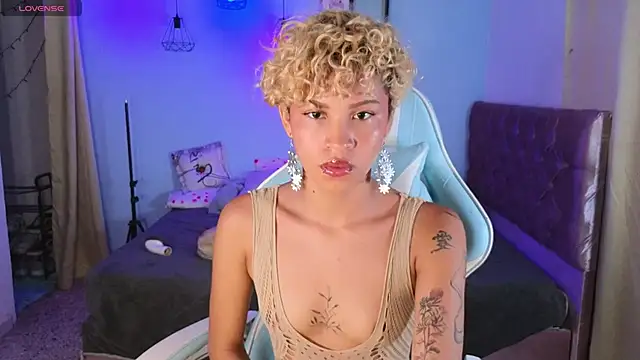 Snapshot of Peggy_Funn chatting on January 2025 11:26:01 PM Peggy Funn online show from January 2025 11:26:01 PM