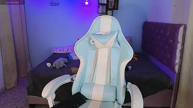 Snapshot of Peggy_Funn chatting on January 2025 02:28:02 AM Peggy Funn online show from January 2025 02:28:02 AM