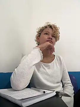 Snapshot of Peggy_Funn chatting on January 2025 03:18:02 PM Peggy Funn online show from January 2025 03:18:02 PM