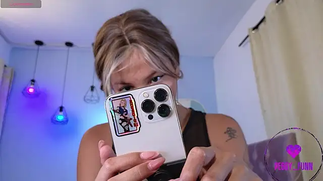 Snapshot of Peggy_Funn chatting on January 2025 01:10:02 AM Peggy Funn online show from January 2025 01:10:02 AM