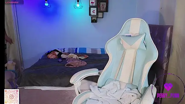 Snapshot of Peggy_Funn chatting on January 2025 12:16:02 AM Peggy Funn online show from January 2025 12:16:02 AM