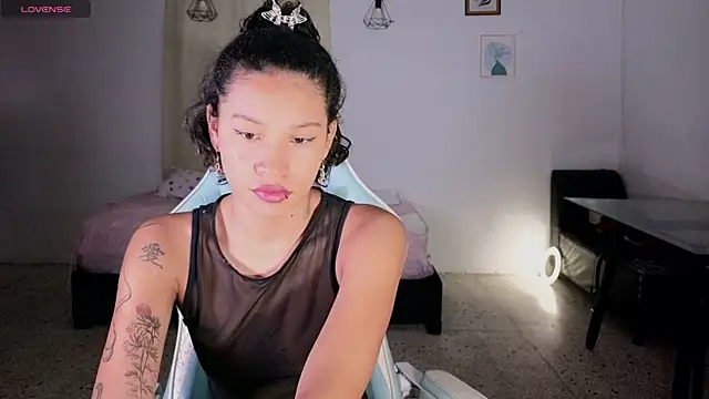 Snapshot of Peggy_Funn chatting on October 2025 02:07:01 AM Peggy Funn online show from October 2025 02:07:01 AM