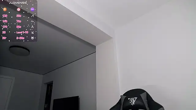 MakiimaStar online show from October 2025 04:54:01 AM