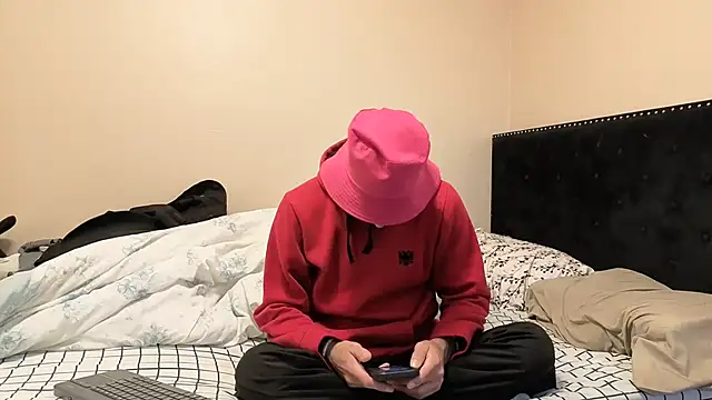 hailzeffn online show from October 2025 12:42:02 PM