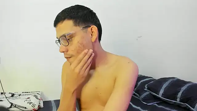 Snapshot of Diego-Monsalve chatting on October 2025 11:17:02 PM Diego-Monsalve online show from October 2025 11:17:02 PM