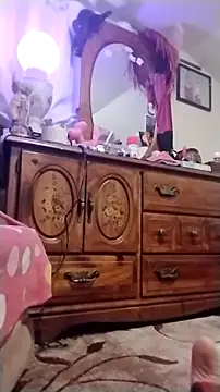 whitetrashdirtyslut online show from September 2025 01:17:01 AM