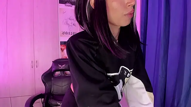 gennesisxx online show from September 2025 03:52:02 AM