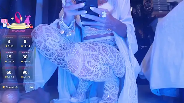 LaraReinaDelSol online show from November 2025 09:42:01 AM