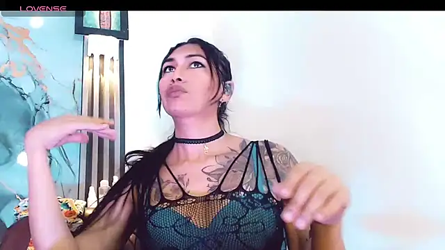 khiara moretti online show from December 2025 11:19:01 AM