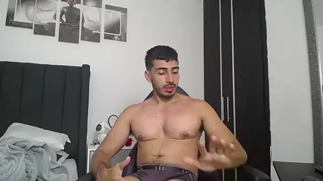 Snapshot of muscle_ares chatting on February 2025 12:25:02 PM muscle ares online show from February 2025 12:25:02 PM