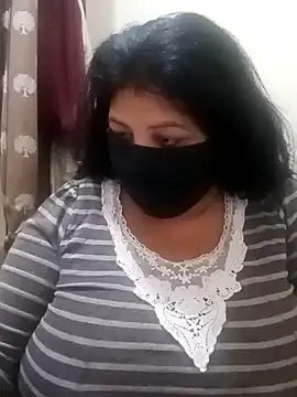 Snapshot of Shoni__ chatting on December 2024 06:17:02 PM Shoni online show from December 2024 06:17:02 PM