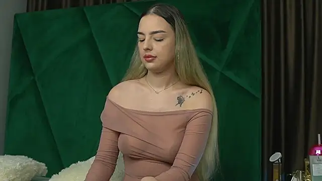 ScarletColes online show from November 2025 11:36:02 PM