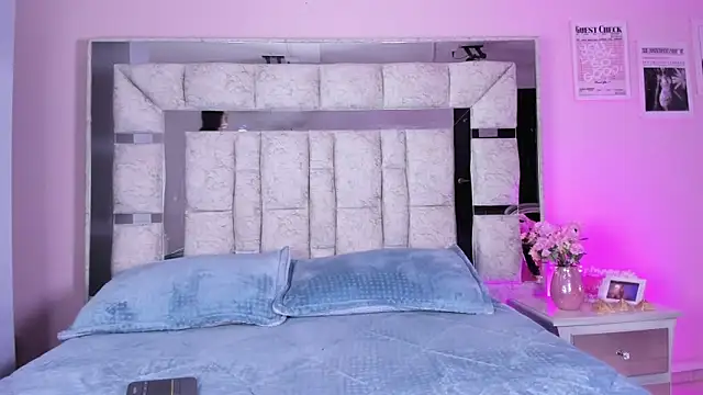 Sara Greey online show from September 2025 01:35:02 PM