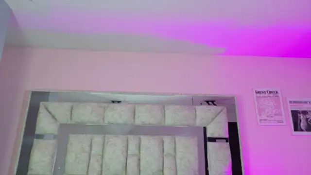 Sara Greey online show from October 2025 01:04:02 PM