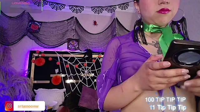 Snapshot of Moon_Water__ chatting on October 2025 10:01:01 AM Moon Water online show from October 2025 10:01:01 AM