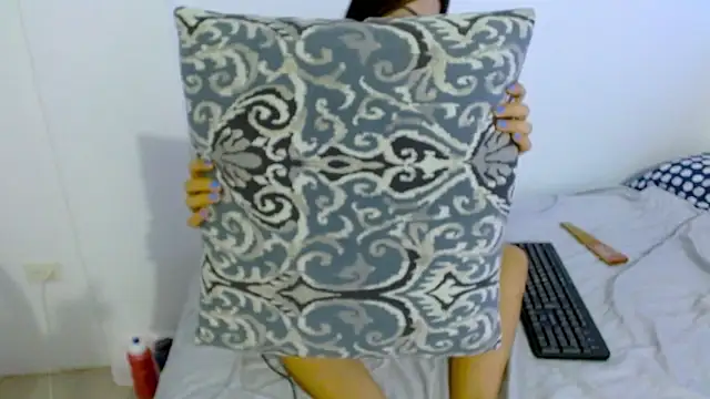 Snapshot of samanta_r_ chatting on February 2025 10:54:01 PM samanta r  online show from February 2025 10:54:01 PM