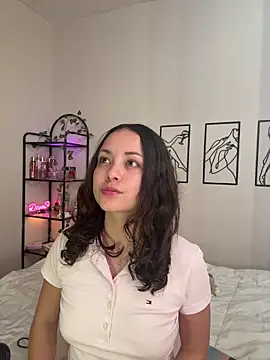 Megan Rodrigo online show from November 2025 07:24:02 PM