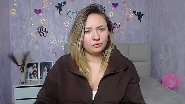 SallyVerda online show from February 2025 11:04:02 PM