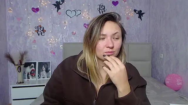 SallyVerda online show from February 2025 05:10:01 AM