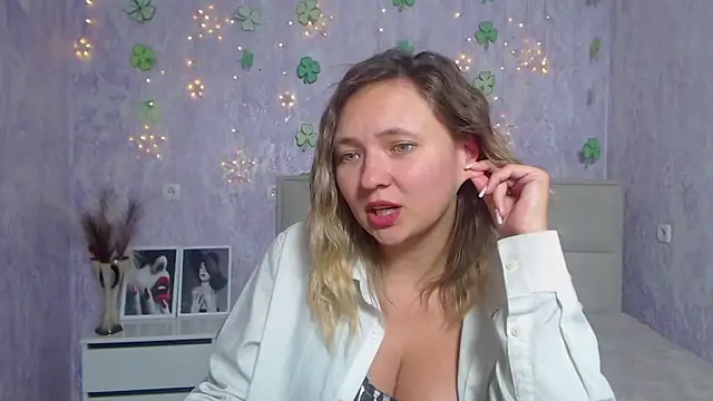 SallyVerda online show from March 2025 12:49:01 AM