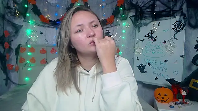 SallyVerda online show from November 2025 06:40:02 PM