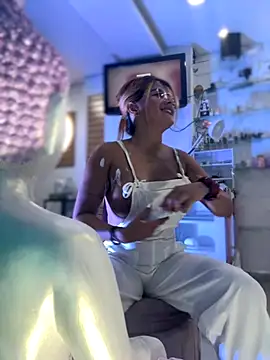 Amber Martins  online show from September 2025 11:42:02 PM