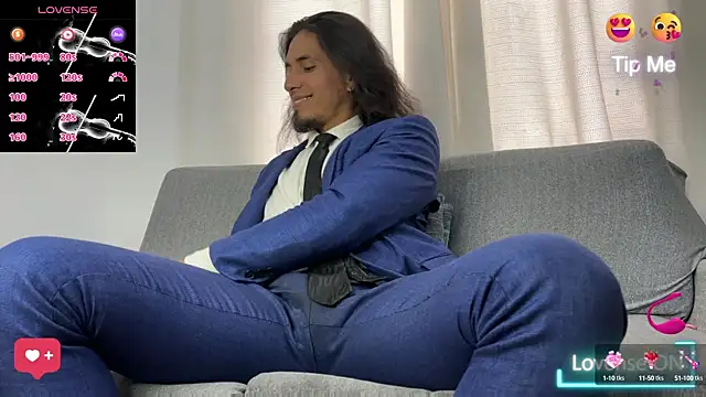 Snapshot of Tom_blunt96 chatting on November 2025 07:37:01 PM Tom blunt96 online show from November 2025 07:37:01 PM