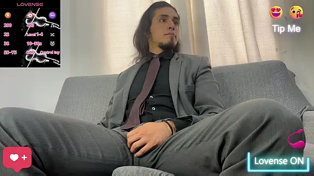 Snapshot of Tom_blunt96 chatting on November 2025 02:50:02 PM Tom blunt96 online show from November 2025 02:50:02 PM