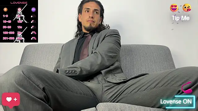 Snapshot of Tom_blunt96 chatting on November 2025 06:25:02 AM Tom blunt96 online show from November 2025 06:25:02 AM