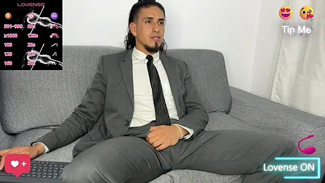 Snapshot of Tom_blunt96 chatting on November 2025 11:19:02 PM Tom blunt96 online show from November 2025 11:19:02 PM