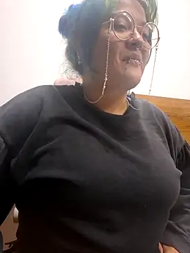 lucky-leah online show from March 2026 03:21:01 AM