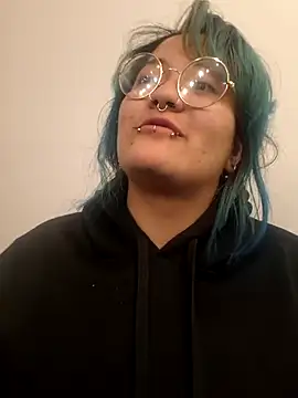 lucky-leah online show from July 2026 04:05:01 AM