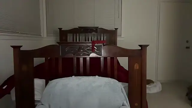 YUMIandbigWOLF online show from February 2026 06:22:01 AM