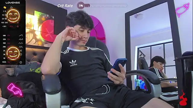 Snapshot of Santi_delacruz chatting on December 2024 08:39:01 PM Santi delacruz online show from December 2024 08:39:01 PM