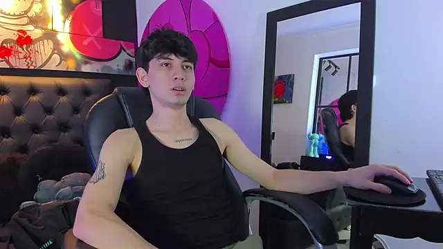 Snapshot of Santi_delacruz chatting on December 2024 03:05:01 PM Santi delacruz online show from December 2024 03:05:01 PM