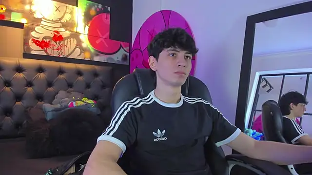 Snapshot of Santi_delacruz chatting on January 2025 04:11:01 PM Santi delacruz online show from January 2025 04:11:01 PM