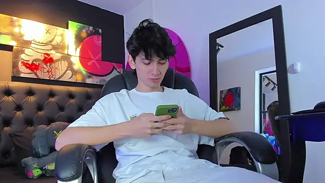 Snapshot of Santi_delacruz chatting on January 2025 02:24:02 PM Santi delacruz online show from January 2025 02:24:02 PM