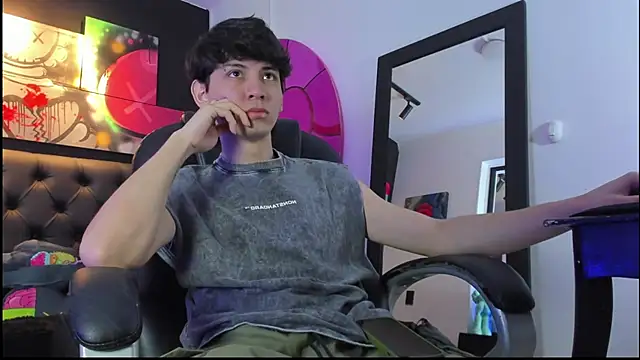 Snapshot of Santi_delacruz chatting on January 2025 04:23:01 PM Santi delacruz online show from January 2025 04:23:01 PM